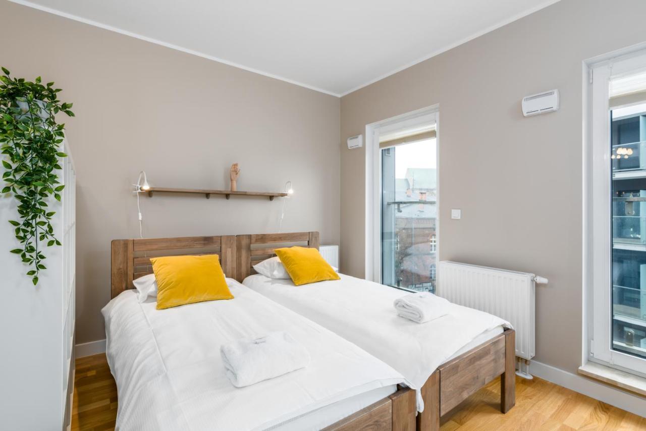 Apartament Black & White Mostowa By Renters Poznan Ngoại thất bức ảnh
