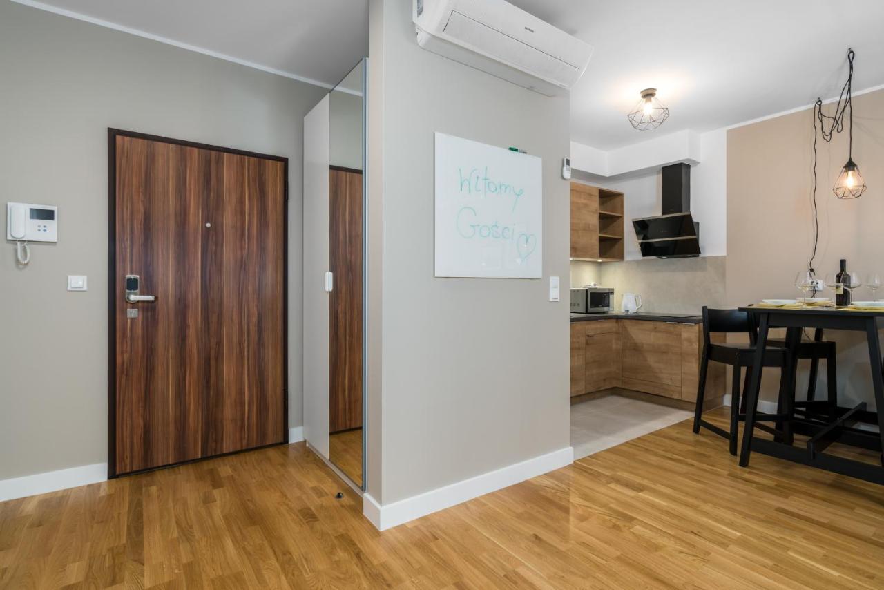 Apartament Black & White Mostowa By Renters Poznan Ngoại thất bức ảnh