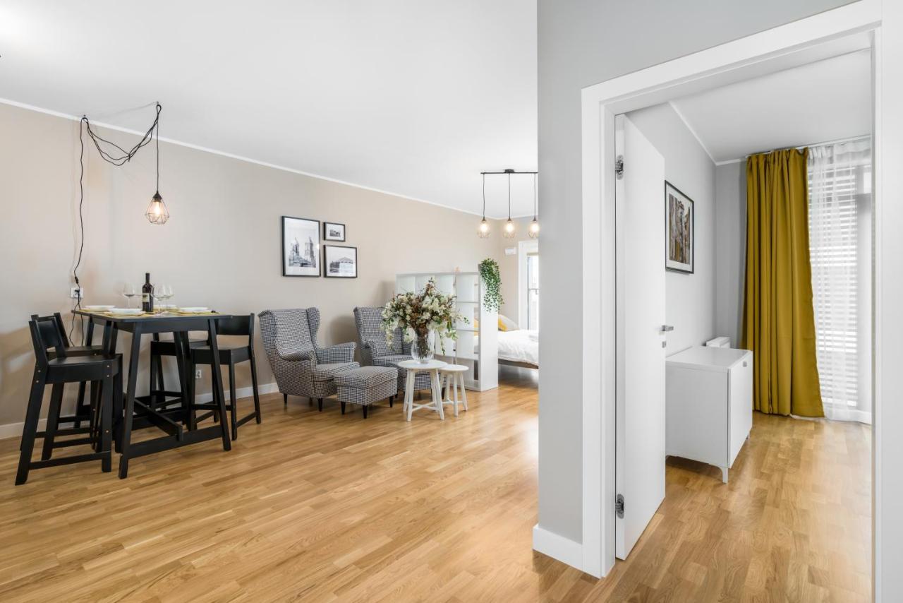 Apartament Black & White Mostowa By Renters Poznan Ngoại thất bức ảnh