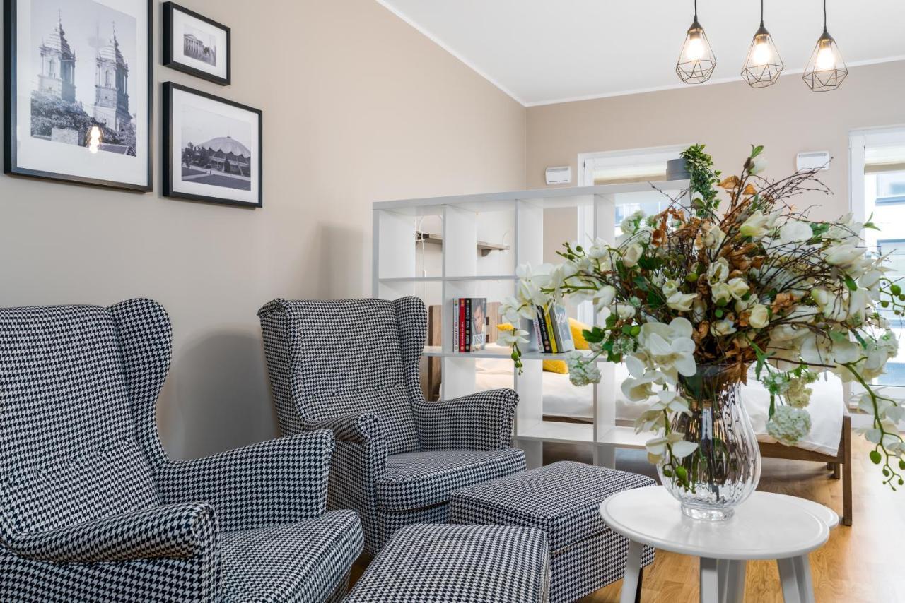Apartament Black & White Mostowa By Renters Poznan Ngoại thất bức ảnh