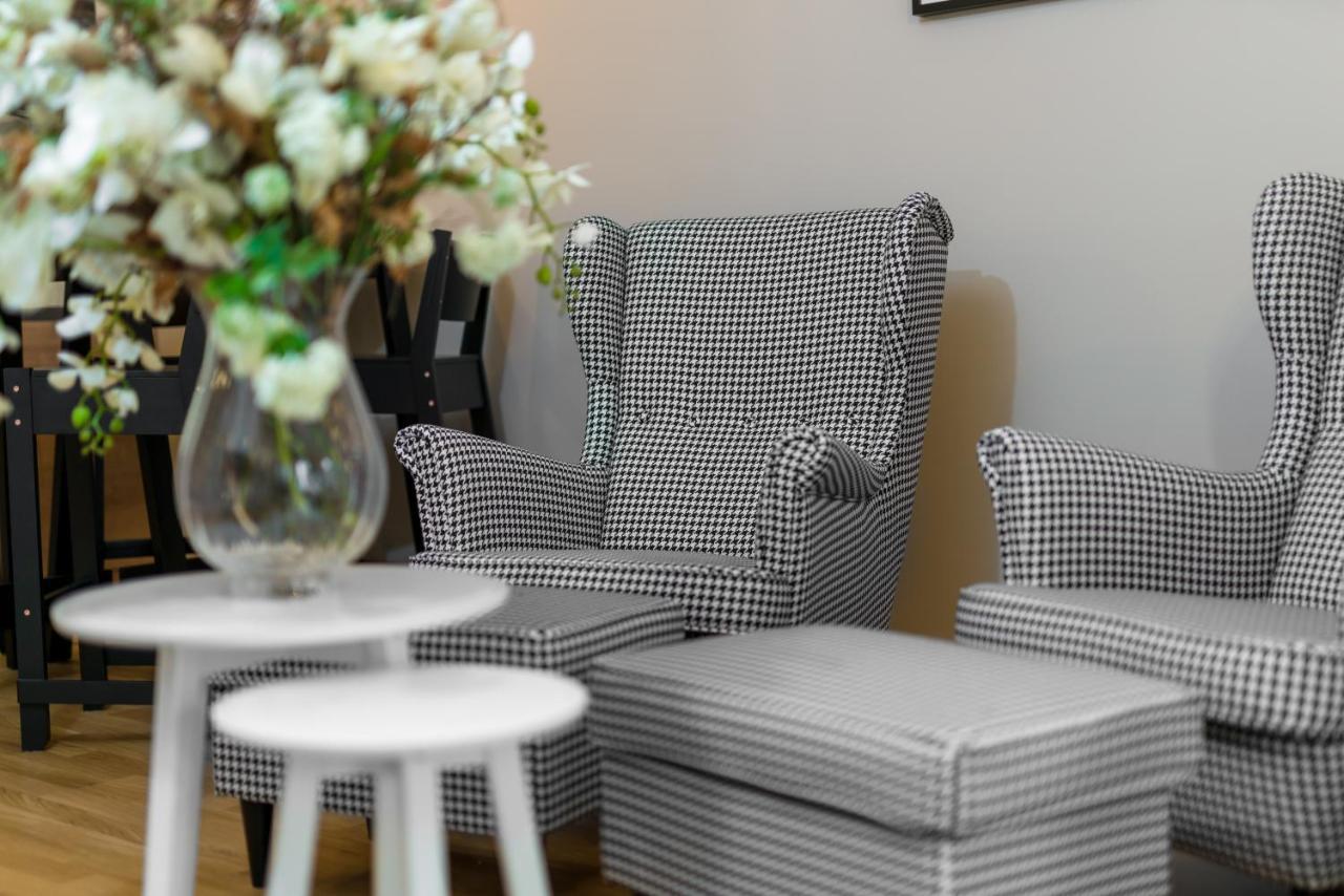 Apartament Black & White Mostowa By Renters Poznan Ngoại thất bức ảnh